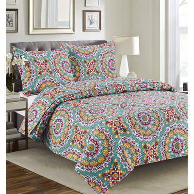 Cynthia Polyester Geometric Shapes Quilt
