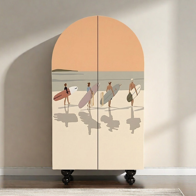 Armoire arquée avec tablettes et portes