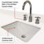 Meuble-lavabo double en chêne noir 22 po D Avec comptoir en marbre de culture fini à la main, robinet et quatre tiroirs pour solution de rangement.