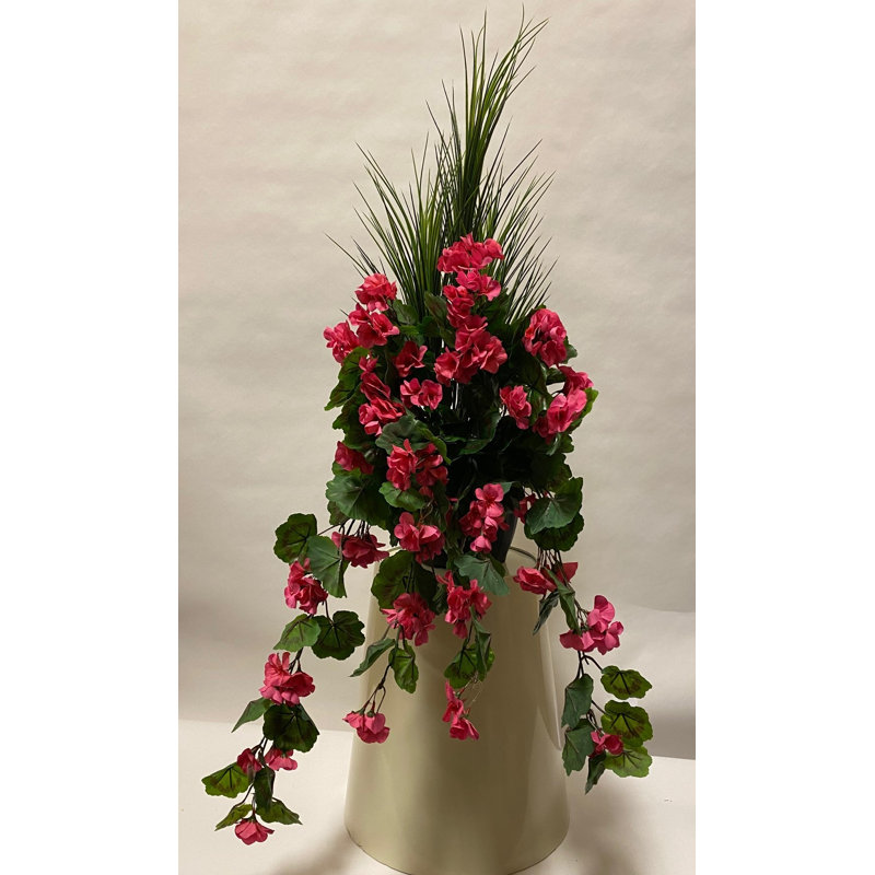 Arrangement floral Dracena en fleurs dans un panier, Rose