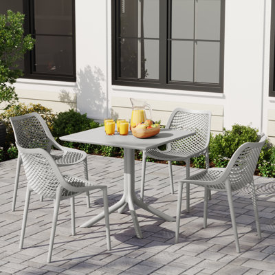 4-Person Outdoor Square Dining Set