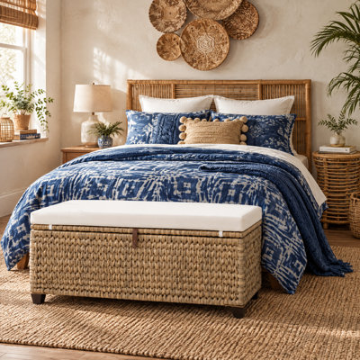 43.3" W Upholstered Wicker Bench, Bedroom Bench with Flip-Top Storage