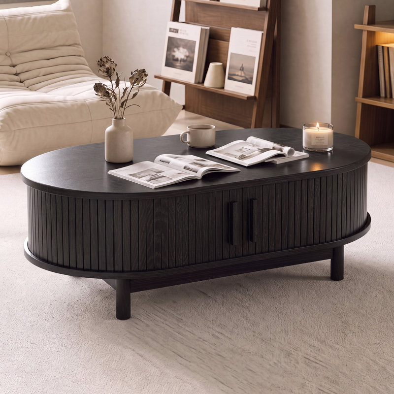 Table basse cannelée noire de 47,2 po de style Mid-Century avec rangement et poignées en laiton, Noir