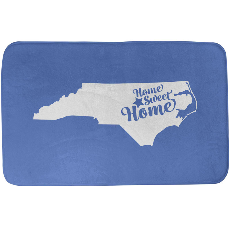 Tapis de bain antidérapant Colors, L 21 po x L 34 po, Bleu, Home sweet North Carolina