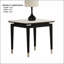 Table d'appoint carrée contemporaine avec plateau en pierre frittée résistante et élégants pieds en forme de flèche à embouts argentés
