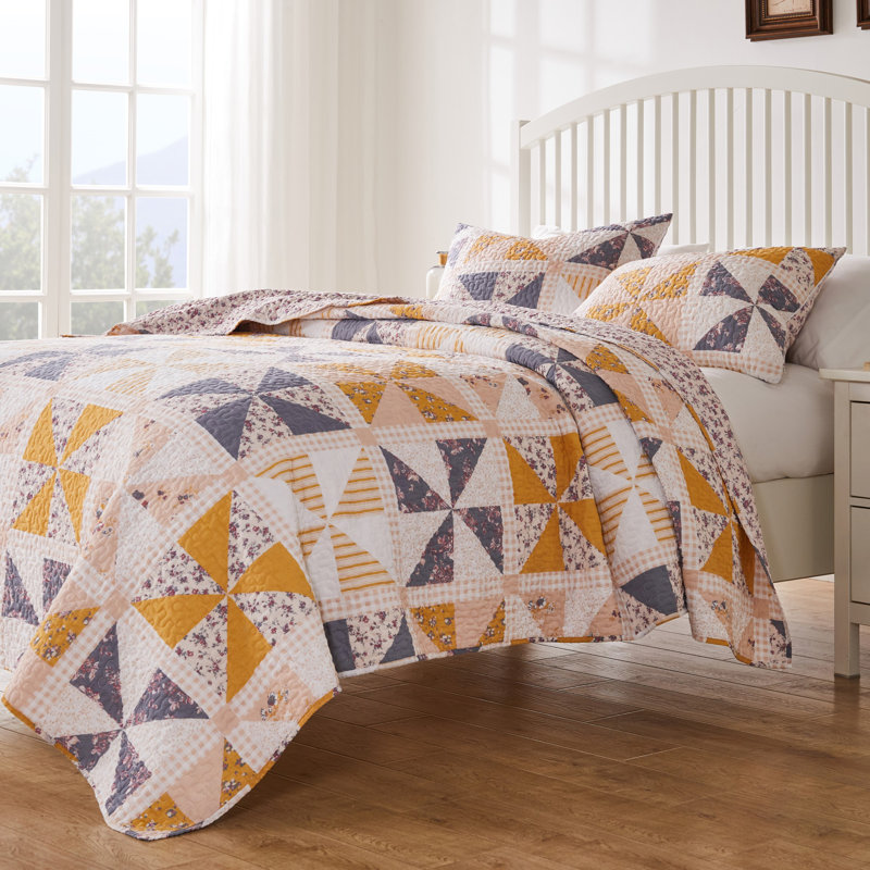 Heirloom Posey Reversible Quilt Set, King Quilt + 2 King Shams, Yellow Pinwheel