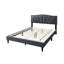 Grand lit plateforme avec tête de lit en toile de jute, couleur gris anthracite, garniture cloutée sophistiquée, lit de chambre moderne sans sommier, tapissier