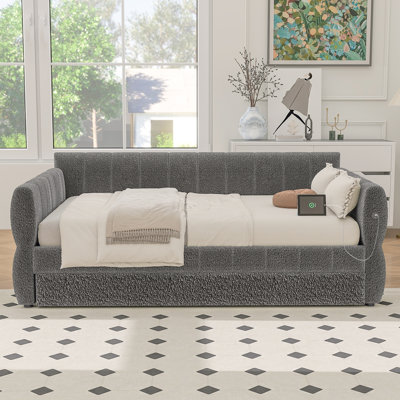 Upholstered Daybed With Usb And Trundle