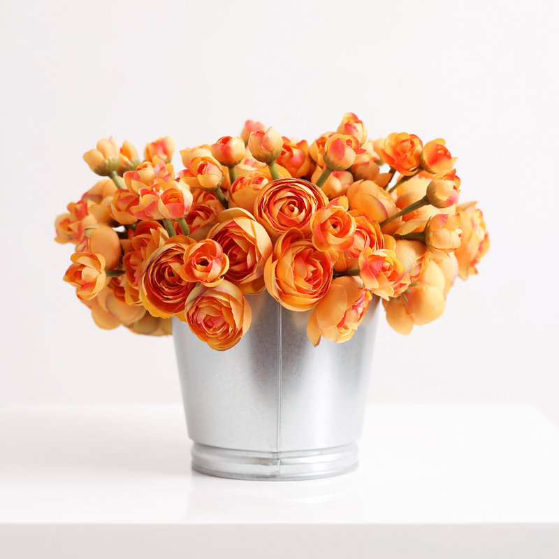 Arrangement floral renoncule en pot, Orange