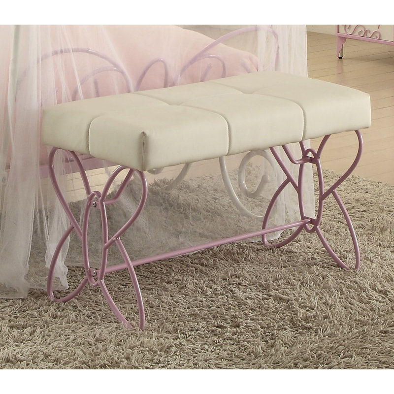 Banc capitonné avec motif papillon et revêtement en similicuir, option de siège polyvalente et élégante.