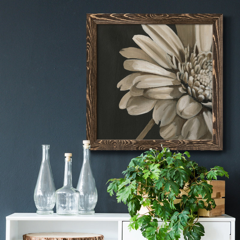 Classical Blooms IV - Art mural, H 35,5 po x l 35,5 po x P 1,5 po, Noyer