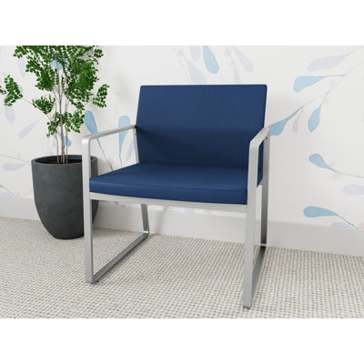 Chaise d'invité surdimensionnée Gansett