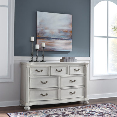 Gilus Dresser