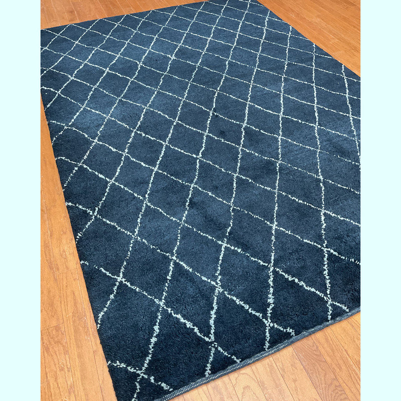 Tapis géométrique bleu / blanc en laine noué à la main 6 pi 1 po x 8 pi 10 po Geometric