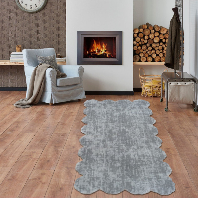 Tapis gris clair en polyester Novelty Halynn, Nouveauté 2 pi 7 po x 4 pi 11 po