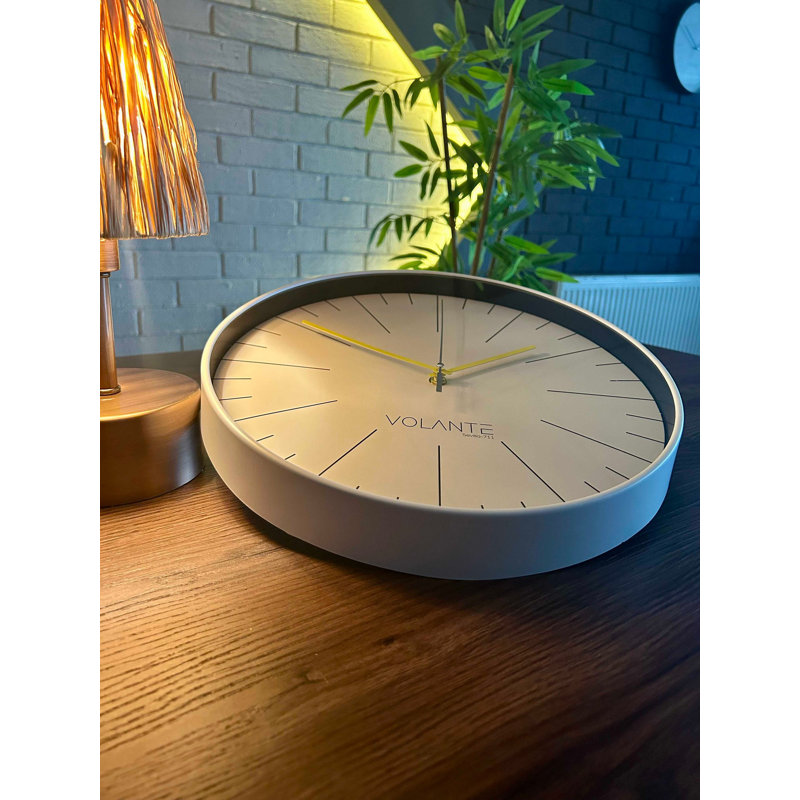 Horloge murale élégante Elegant, 13,8 pouces de diamètre, blanc et jaune | Cadre 100% plastique, couvercle en verre véritable, épaisseur: 1,8 po | Décoration élégante pour le salon, la cuisine et le bureau, design accrocheur
