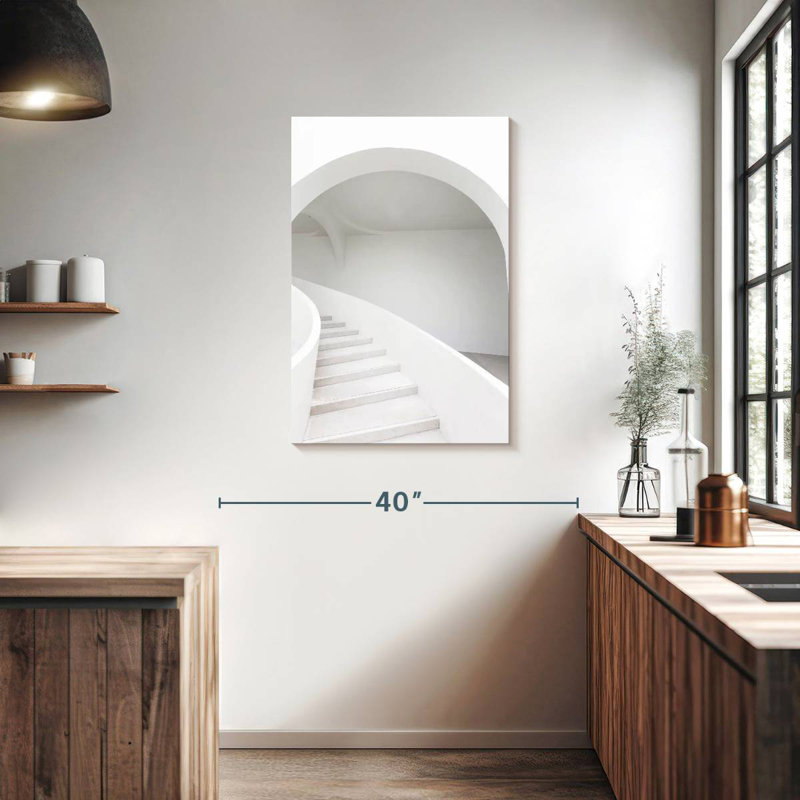 Escalier blanc immaculé, H 36 po x l 24 po