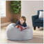 Fauteuil à billes pour une assise confortable dans la chambre à coucher du salon