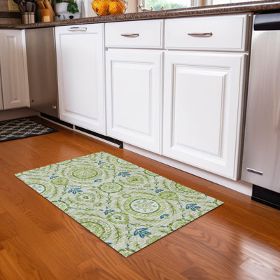 Mahaney Floral Indoor Rug