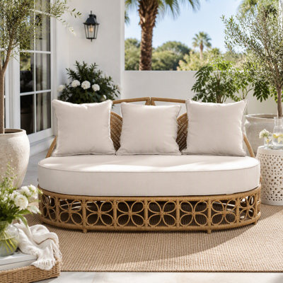Outdoor Wicker Daybed with Cushions