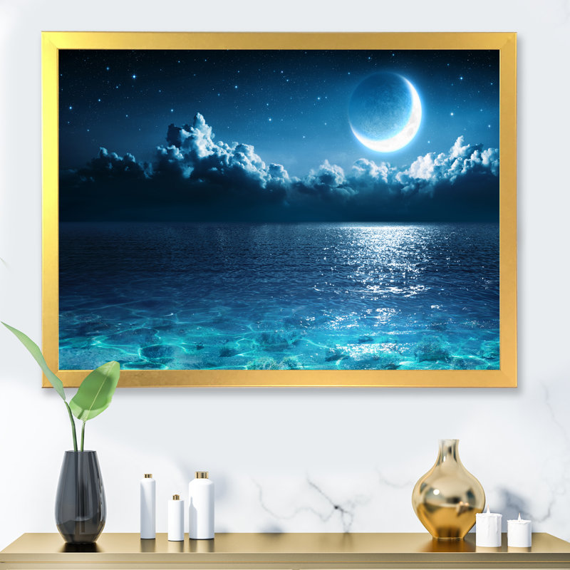 «Romantic Moon Over Deep Blue Sea I», photographie sur toile, H 16 po x l 32 po x p 1 po, Cadre doré