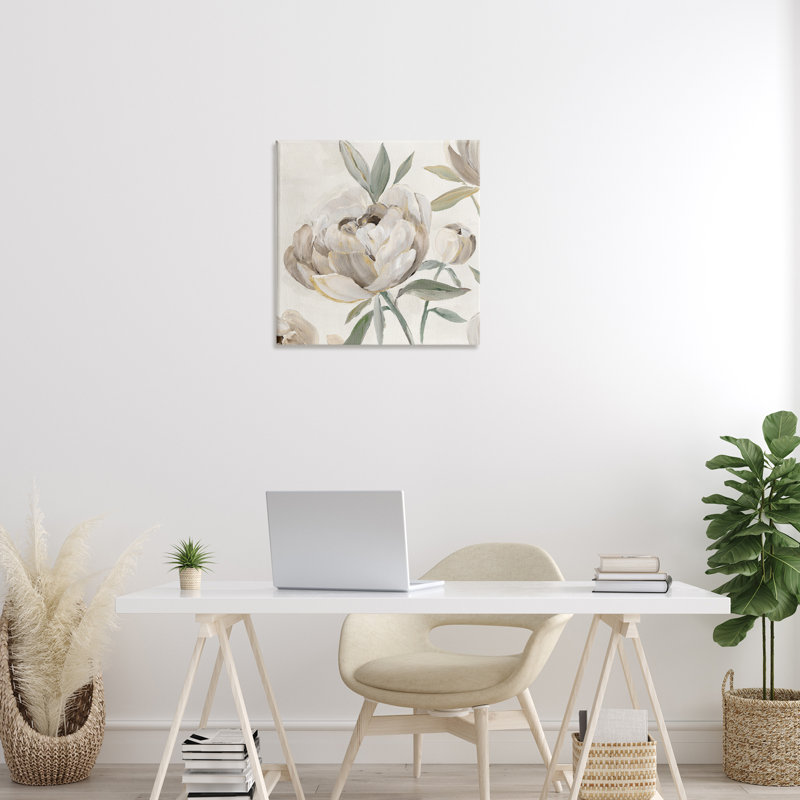 Pivoines lustrées sur toile neutre, design par Aria K., H 24 po x l 24 po