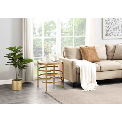 Table d'appoint en fer doré, base en pierre frittée, l 20,79 po x P 20,79 po, H 21,15 po, table attrayante et moderne avec détails, surface, impact visuel saisissant