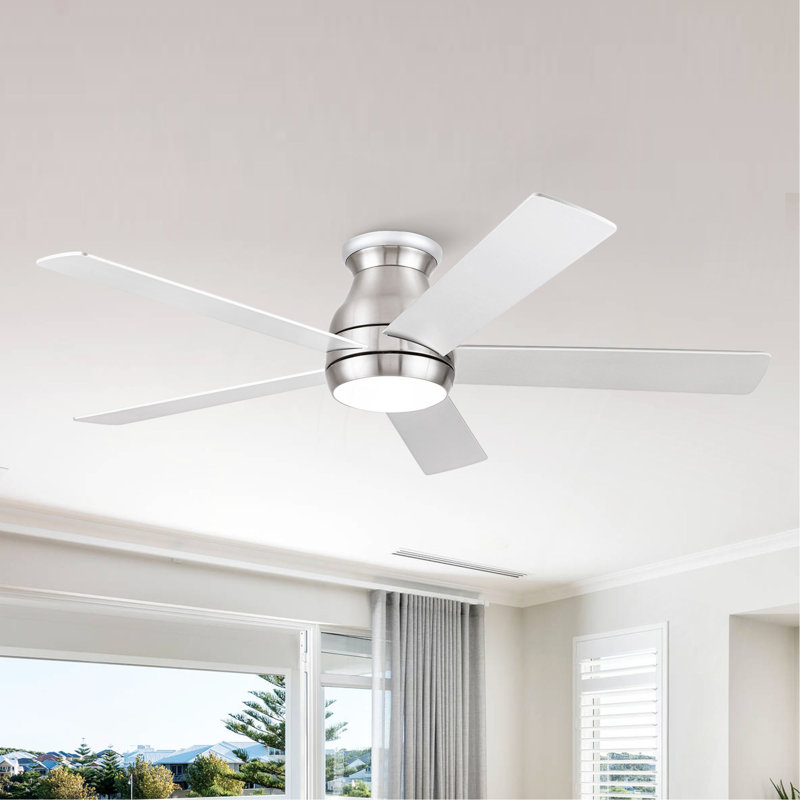 Ventilateur de plafond 52 po à profil bas en nickel brossé avec pales argentées