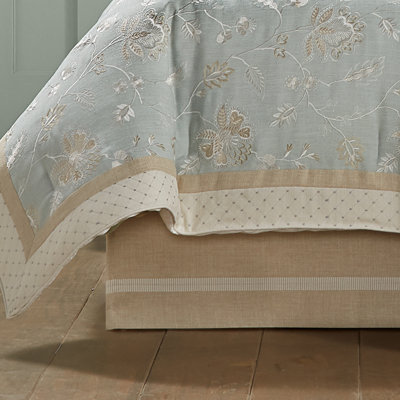 Garden View Queen 4Pc. Comforter Set