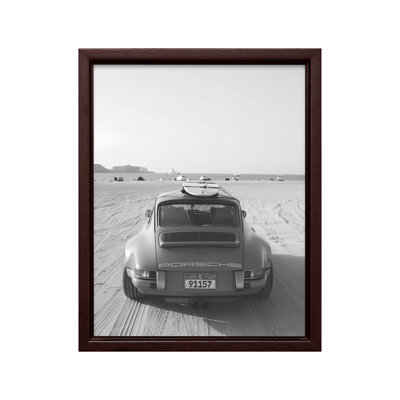 Voiture dans le désert