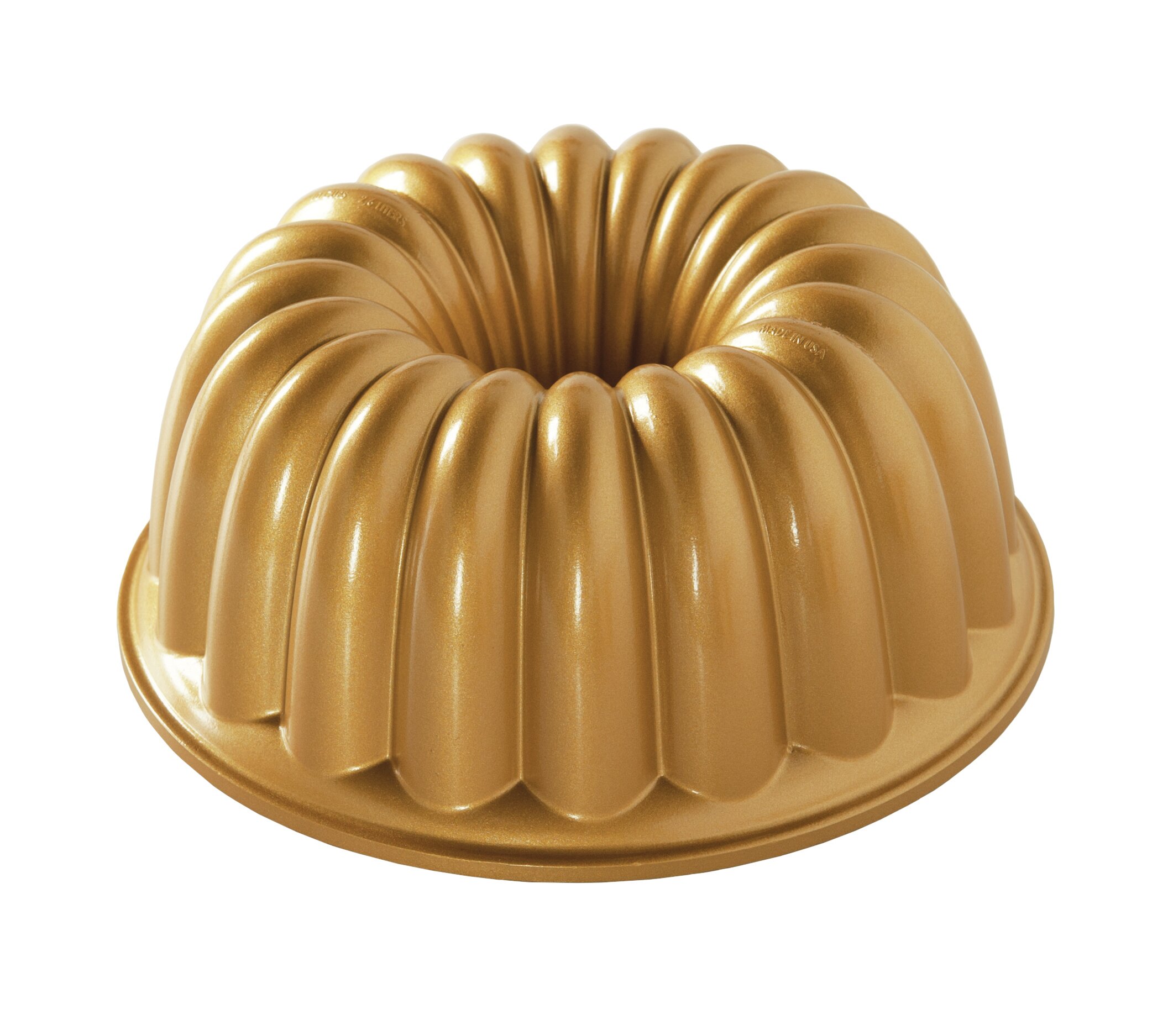 Nordic Ware Bundt Pan with Translucent Cake Keeper
