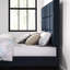Lit de chambre à coucher moderne en denim bleu avec lattes de soutien et tête de lit rembourrée en mousse rembourrée bleu marine
