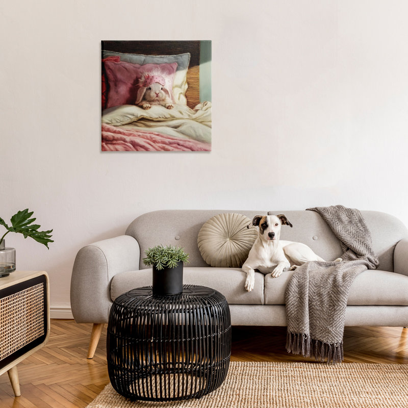 Lapin au repos, blanc cassé, par Lucia Heffernan - impression, H 30 po x l 30 po