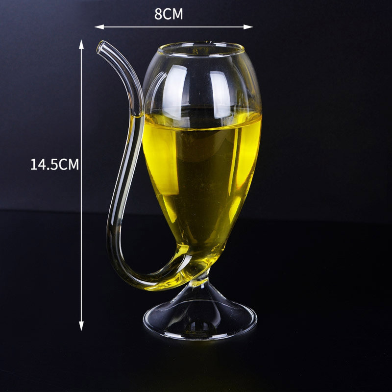 Verre à cocktail avec verre à cocktail Creative