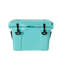 Glacière rigide isolée de 25 pintes (23 L) pour la plage et les voyages : conservation du froid jusqu’à 5 jours, matériau résistant aux chocs, poignée ergonomique, décapsuleur intégré, porte-gobelet avec gabarit, design en plastique turquoise.