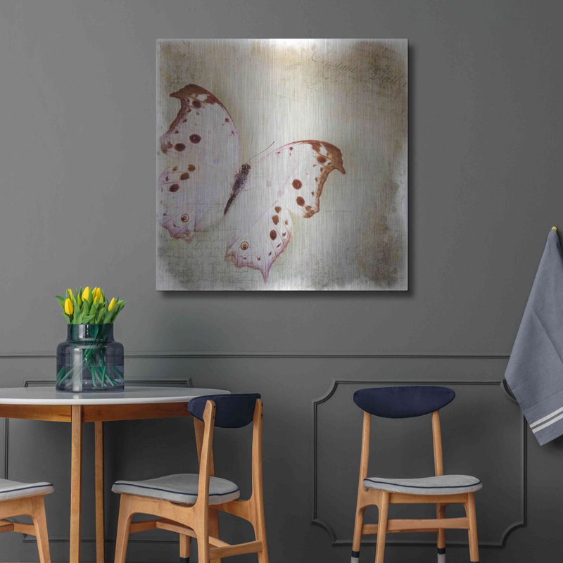 «Floating Butterfly II» par Debra Van Swearingen, H 36 po x l 36 po