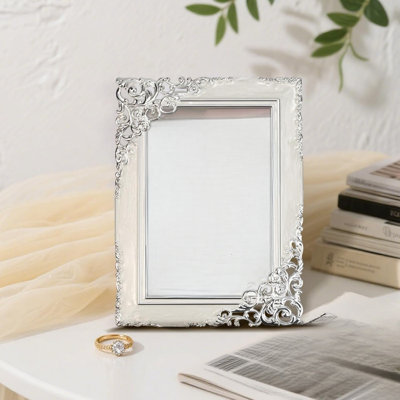 White Single Picture Frame - Frames Included: 1