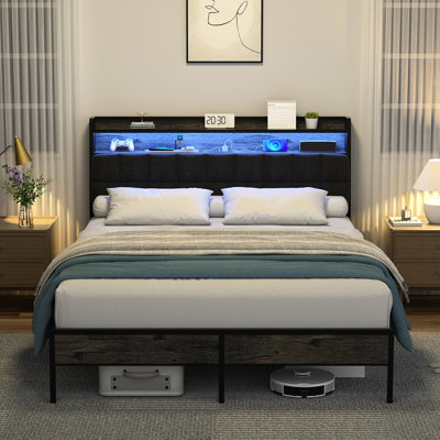 Base de lit pleine grandeur en métal, tête de lit ergonomique, rangement multifonctionnel, système d'éclairage à DEL, prises de recharge, modernisation de chambre à coucher essentielle