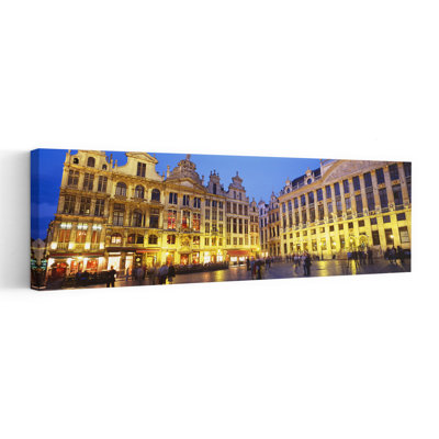 Grand Place, Bruxelles, Belgique, architecture gothique contemporaine, art mural
