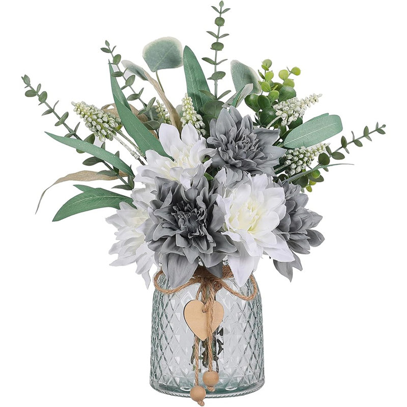 Faux fleurs dans un vase, fleurs en soie artificielle dans un vase, fa ...