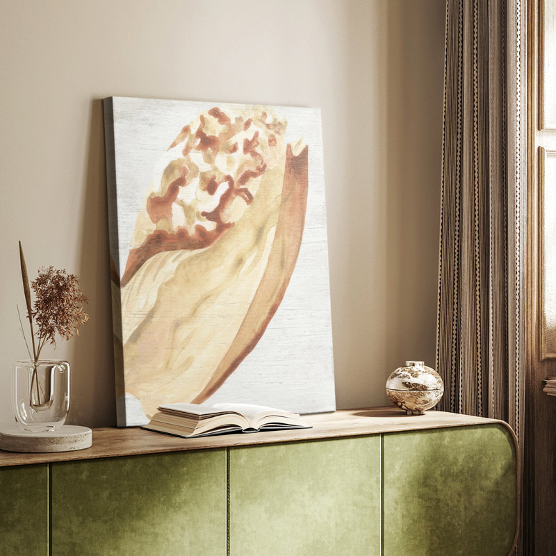 «Vintage Shell Vignette I», galerie tendue sur mesure Cavas, H 48 po x l 32 po