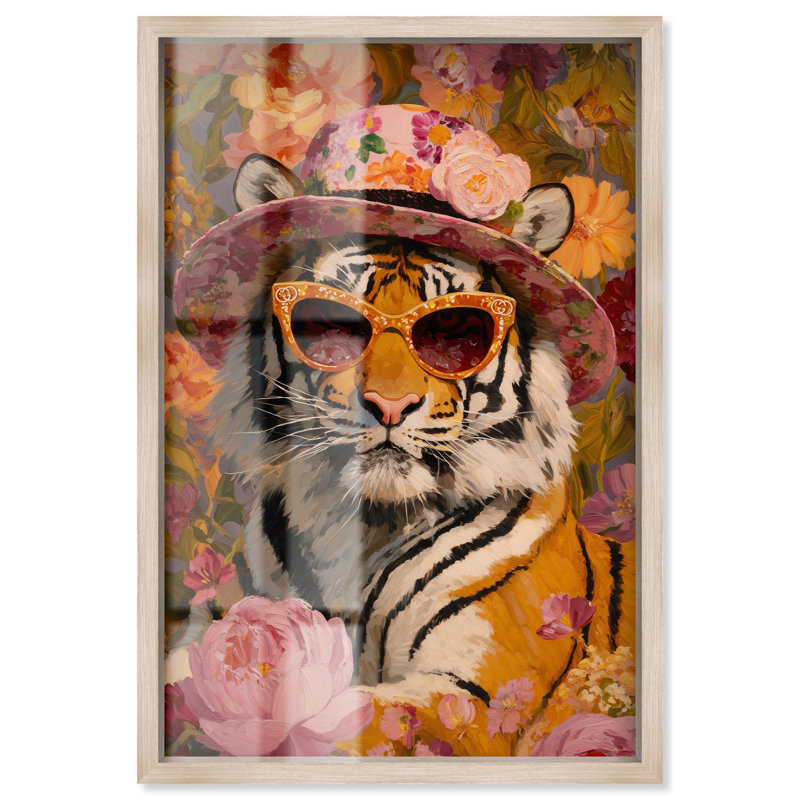«Bloom in Floral Tiger» par Art Remedy, H 55 po x l 37 po, Crème, crème