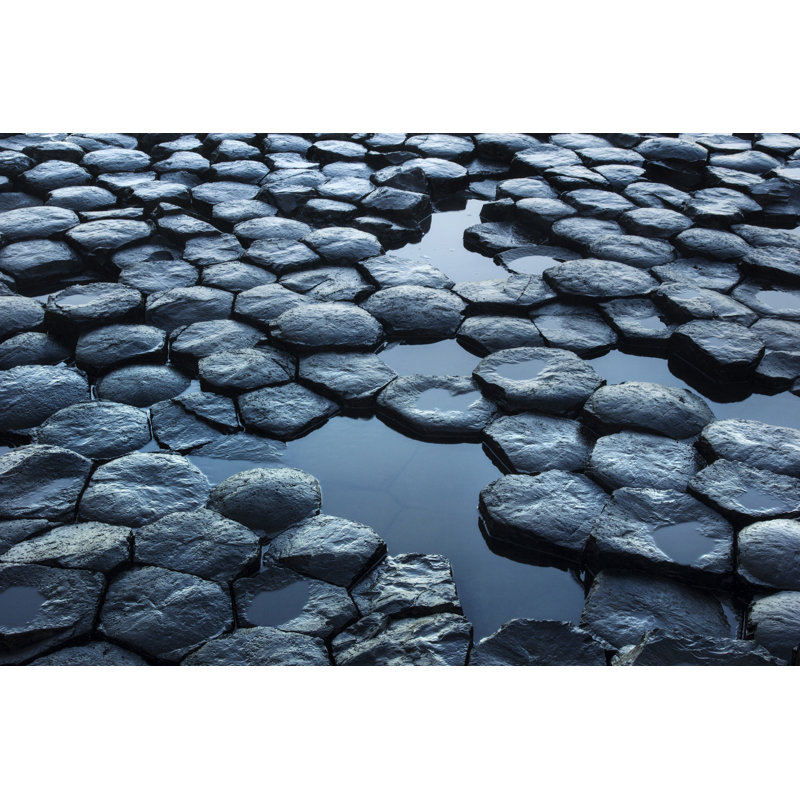 Basaltic Rock - Photographie sur toile tendue, L 48 po x H 32 po