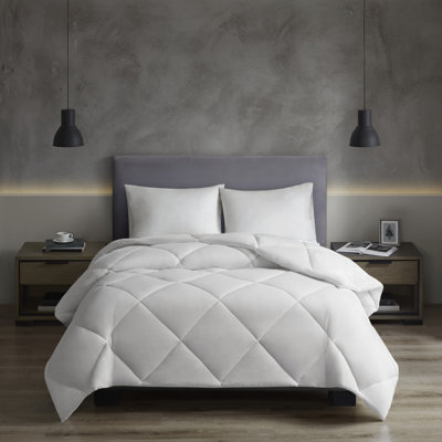 Cooling Oversized Down Alternative Comforter with HeiQ Smart Temp – White, Twin/Twin XL