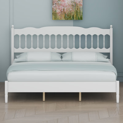 Wooden Bed with Spindle Headboard in Countryside Style