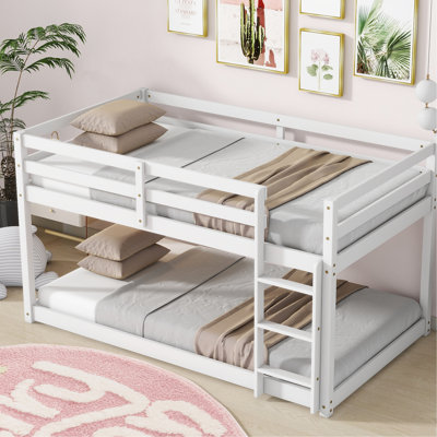 Lit simple au-dessus d'un lit mezzanine, conception polyvalente pour les chambres. Inclus. Et élégant. Lit facile à assembler conçu pour maximiser l'espace. Fiable. Requis