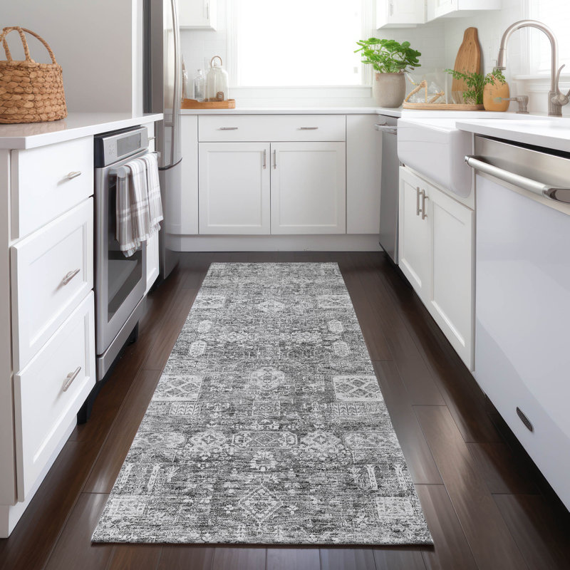 Ivanca Floral Indoor / Outdoor Rug, Runner 2'3" x 7'6"