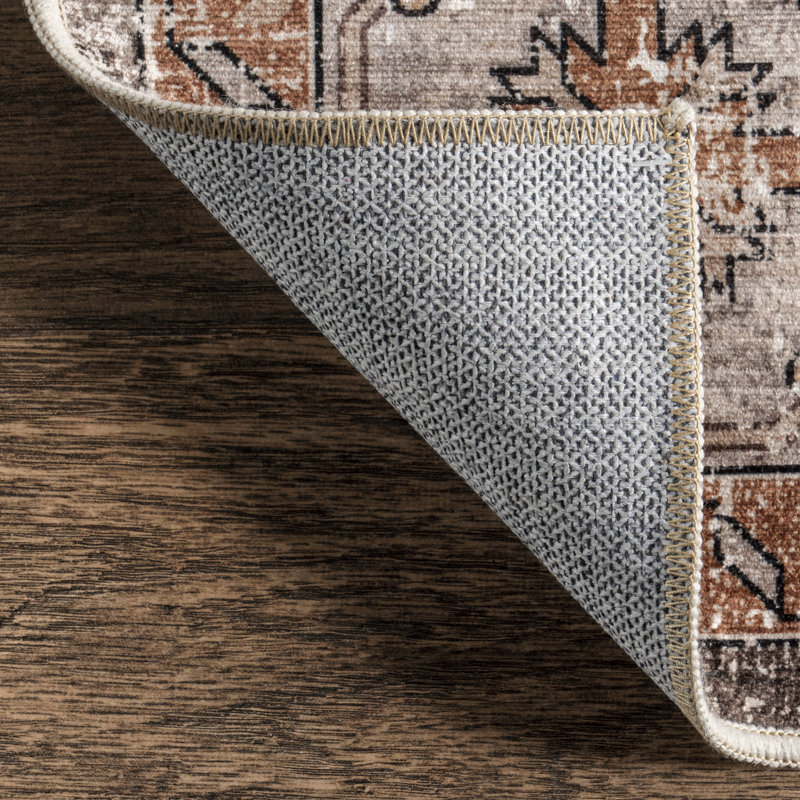 Sanna Distressed Medallion SplashGuard Machine Washable Area Rug, Rectangle 4' x 6'