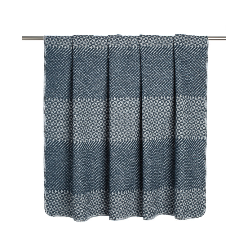 Buckels Geometric Blanket