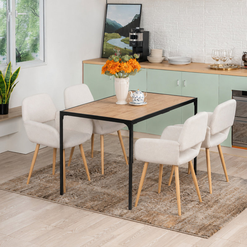 Ensemble de salle à manger industriel 5 pièces, table en bois naturel 47 po et 4 chaises rembourrées beiges, pieds en métal